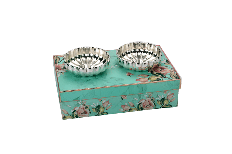 German Silver Apple Shaped Haldi/Kumkum Holder with 3 Cups - WBG1109-2 -  WBG1109-2 at Rs 186.15 | Gifts for all occasions by Wedtree