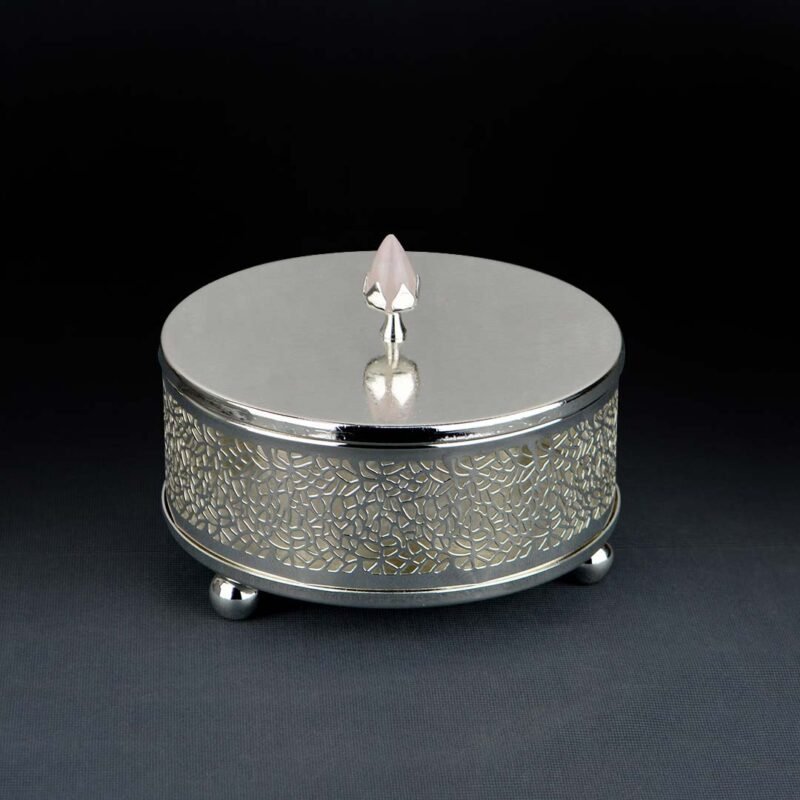 Cutwork Design Silver Box with Rose Quartz Knob